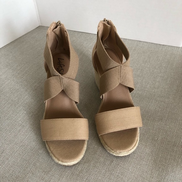 LifeStride Womens Thrive Strappy Espadrille Wedge Sandal, Taupe, 8 US - Picture 2 of 14